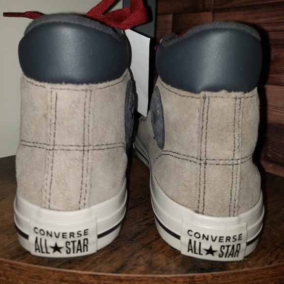 (SOLD) Brand new boys high top Converse Sneaker - Picture 4 of 9